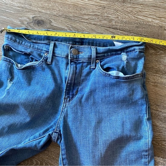 Levis Shorts Women’s Size 30 Blue Jean Distressed - Picture 6 of 13